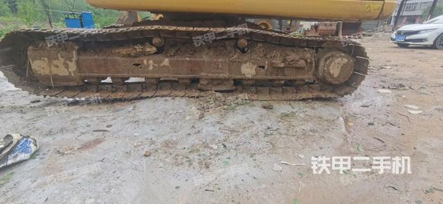 右側(cè)履帶整體(行走機(jī)構(gòu)) 右側(cè)履帶整體(行走機(jī)構(gòu))