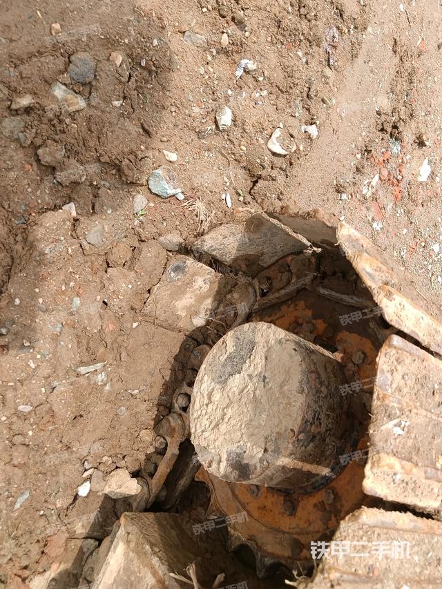 右驅(qū)動(dòng)輪（行走機(jī)構(gòu)）