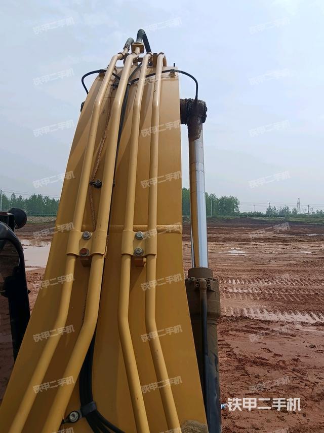 大臂背部俯視（工作和回轉(zhuǎn)裝置）