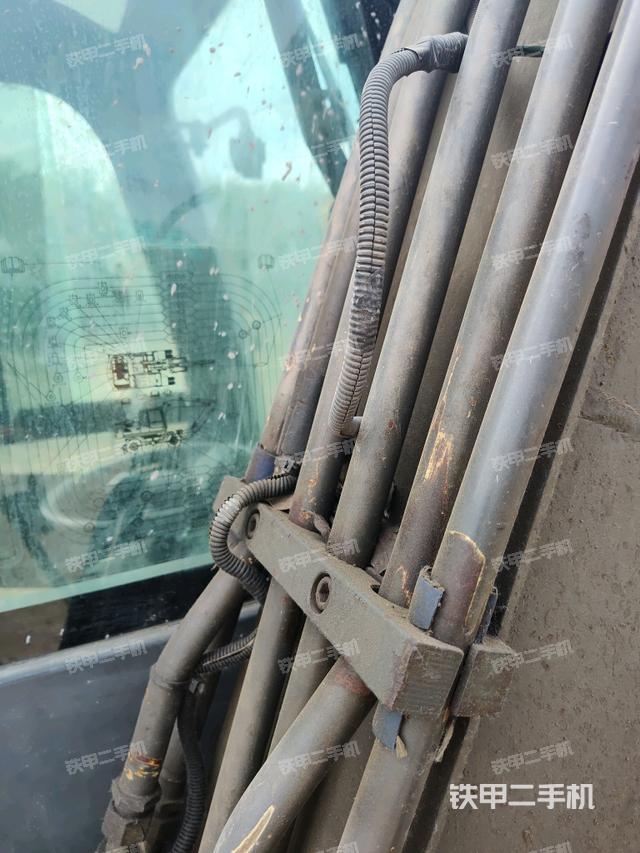 大臂背部俯視（工作和回轉(zhuǎn)裝置）