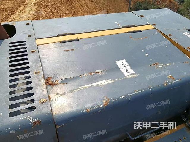 驾驶室顶部（整机外观）