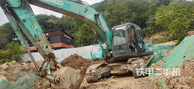 神钢SK250-8挖掘机