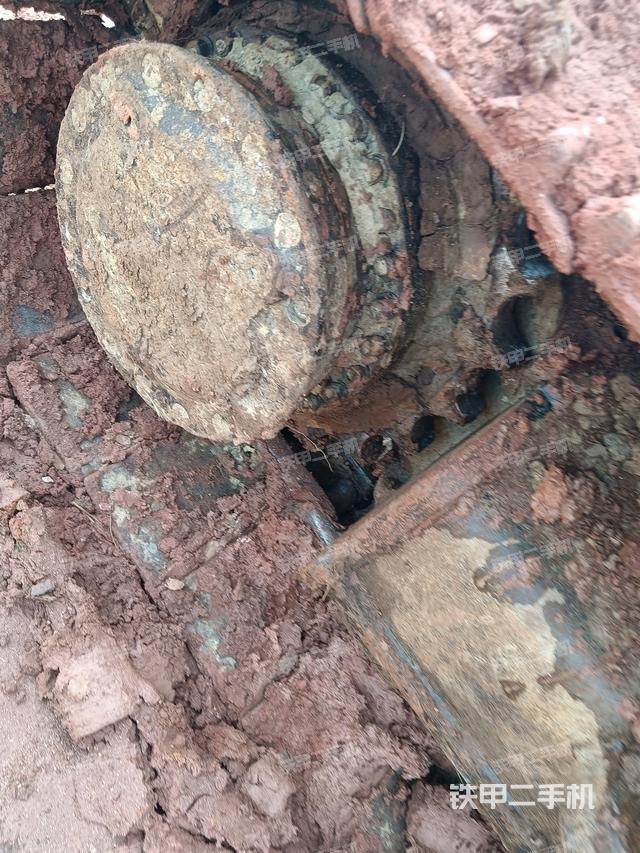 右驅(qū)動(dòng)輪（行走機(jī)構(gòu)）