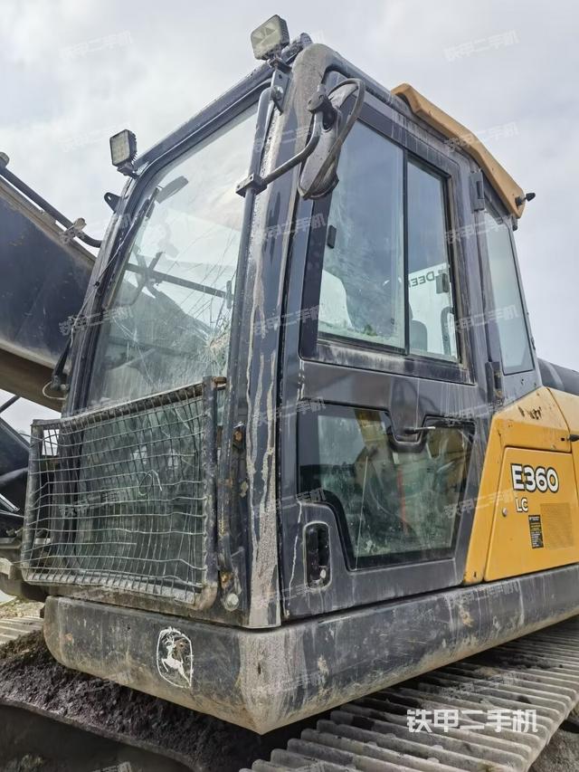 驾驶室整体（整机外观）