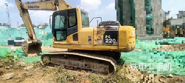 驾驶室顶部（整机外观）