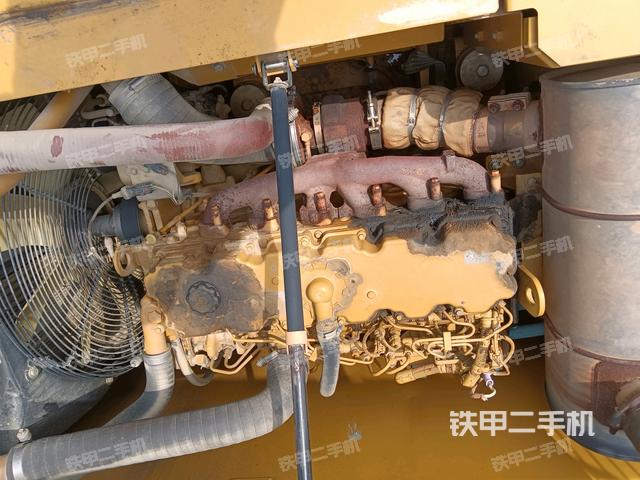 發(fā)動(dòng)機(jī)室（上車部件）