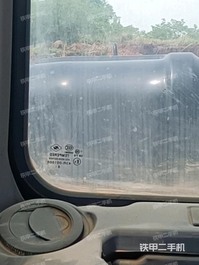 后窗玻璃角標(biāo)（駕駛室部分）