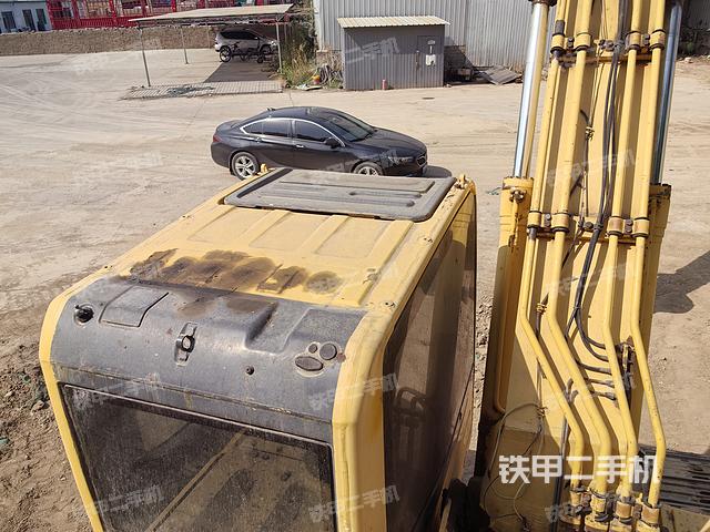 驾驶室顶部（整机外观）