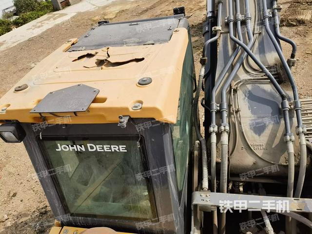 驾驶室顶部（整机外观）