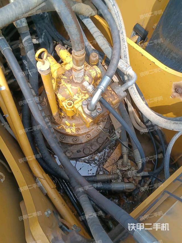 回轉(zhuǎn)馬達(dá)（上車部件）