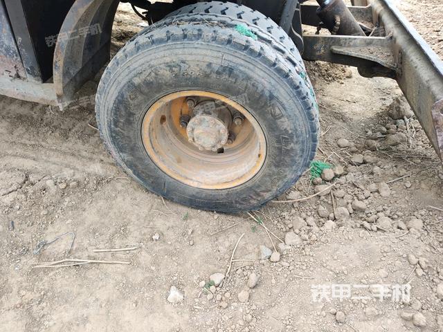 左導(dǎo)向輪（行走機(jī)構(gòu)）