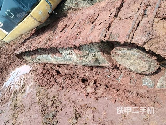 左側(cè)履帶整體?（行走機(jī)構(gòu)）