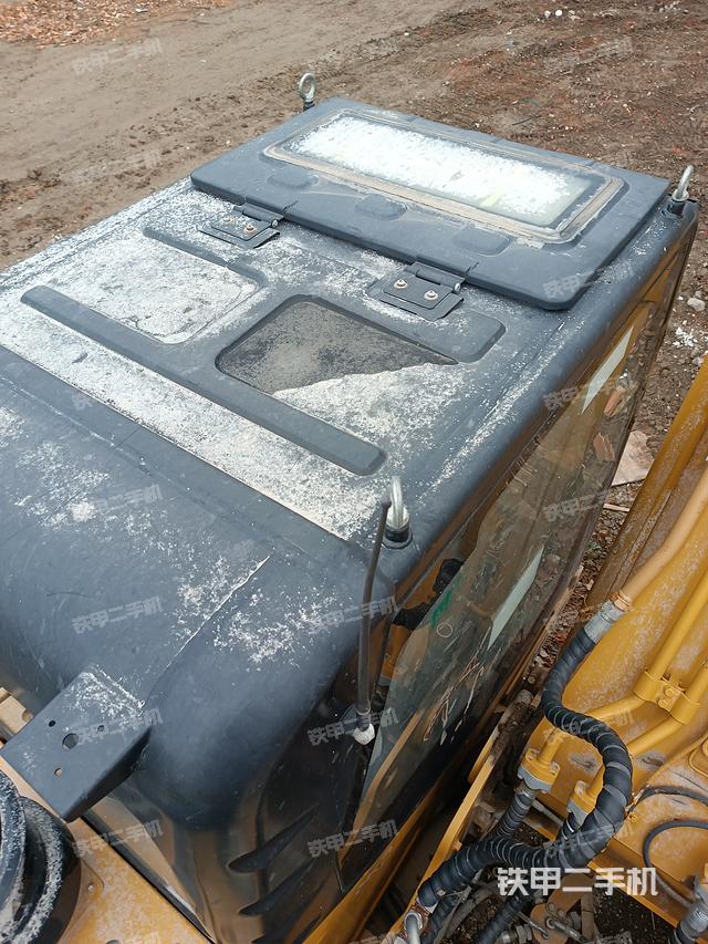 驾驶室顶部（整机外观）