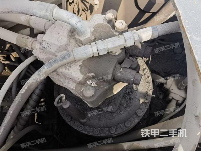 回转马达和主控阀（整机外观）