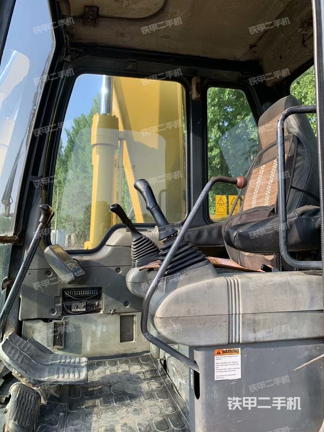 驾驶室整体（整机外观）