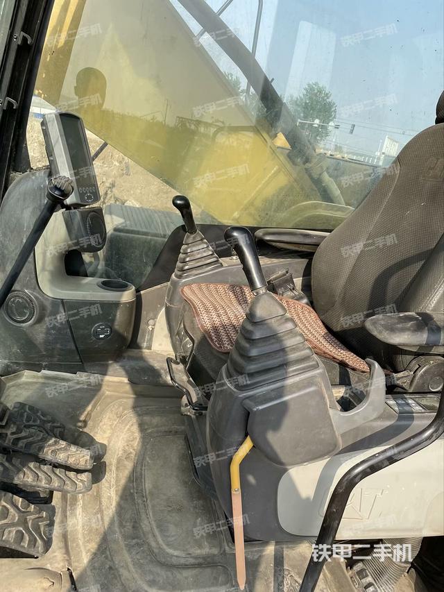 驾驶室整体（整机外观）