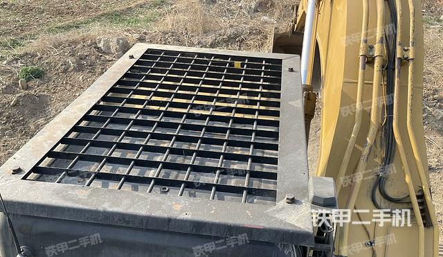 驾驶室顶部（整机外观）