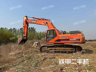 斗山DH300LC挖掘机实拍图片