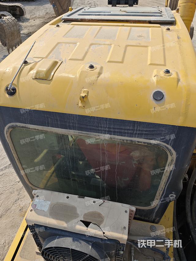 驾驶室顶部（整机外观）