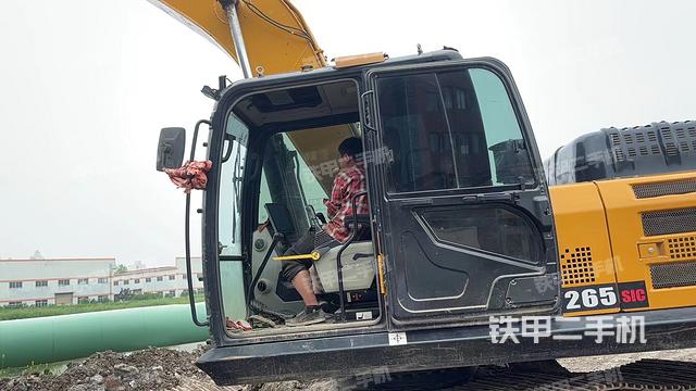 驾驶室整体（整机外观）