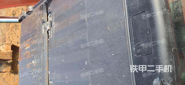 驾驶室顶部（整机外观）