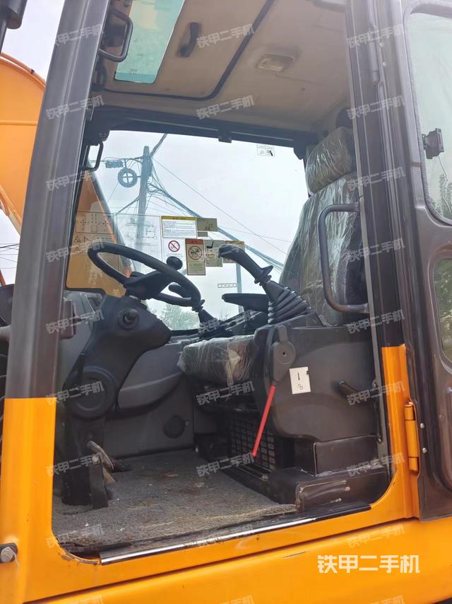 驾驶室整体（整机外观）