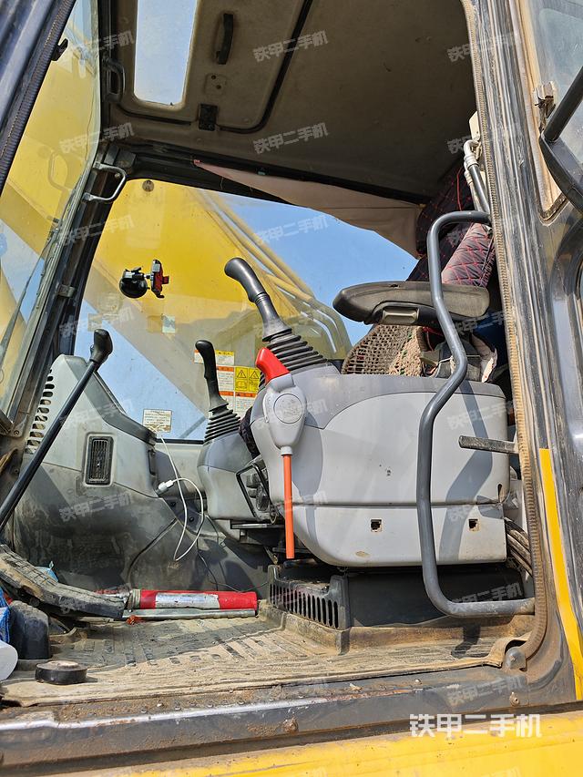 驾驶室整体（整机外观）