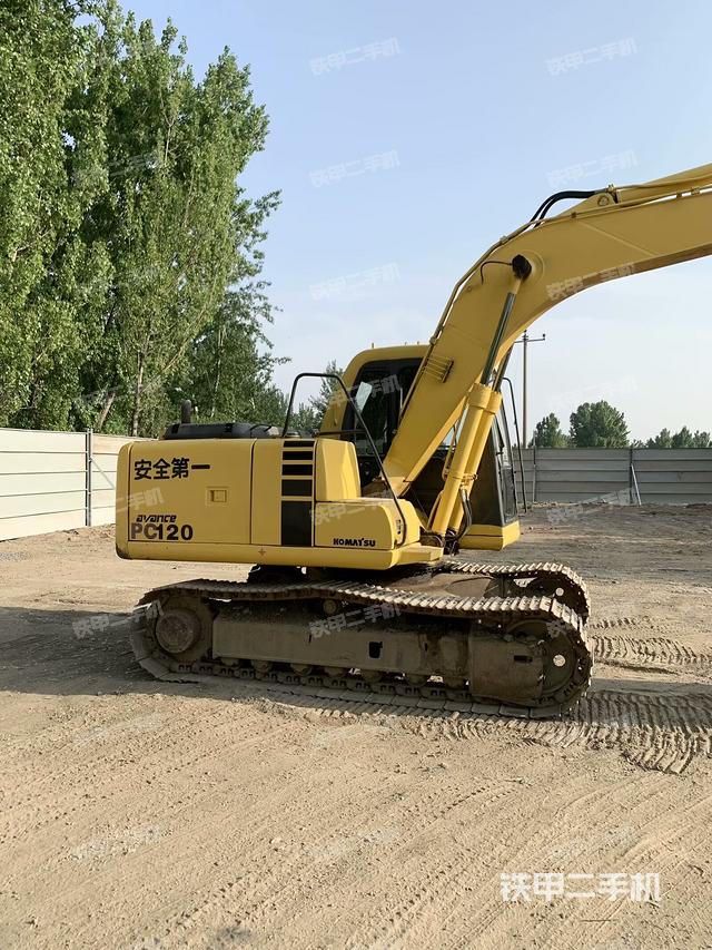 驾驶室顶部（整机外观）