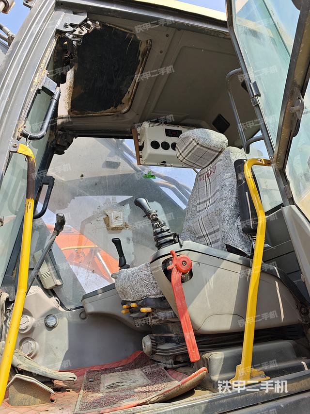 驾驶室整体（整机外观）