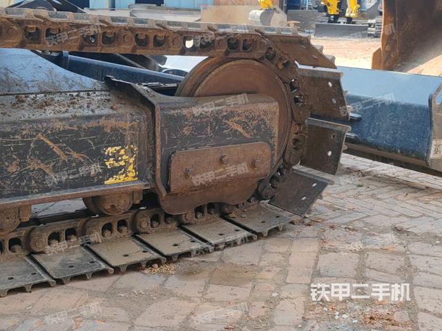 右導向輪(行走機構) 右導向輪(行走機構)
