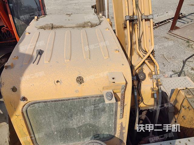 驾驶室顶部（整机外观）