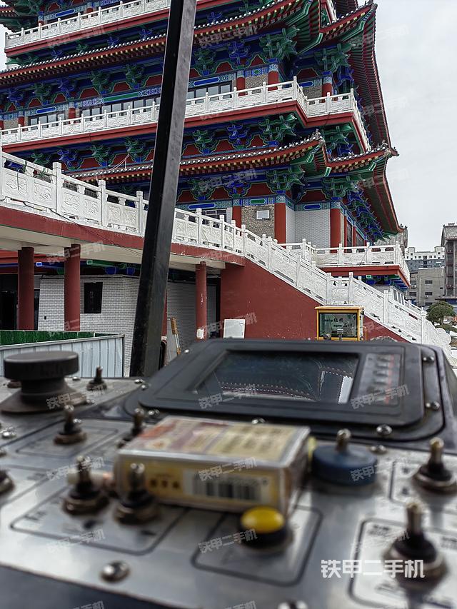 驾驶室操作台（设备外观及核心部件）