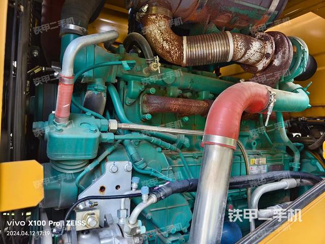 发动机左侧（整机外观及大件）