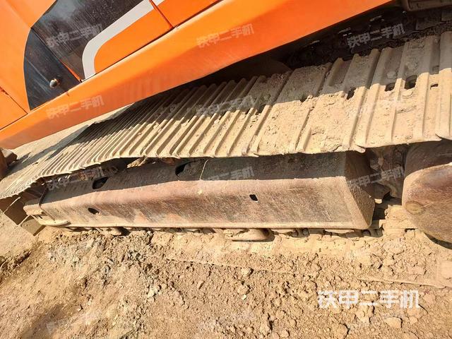 单侧履带整体（整机外观）