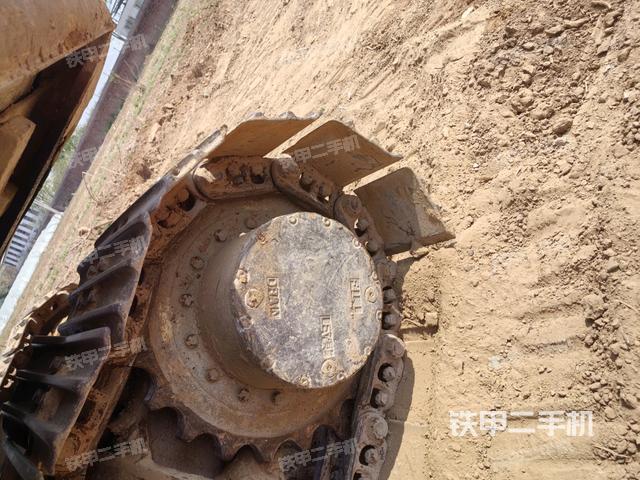 右驱动轮（行走机构）