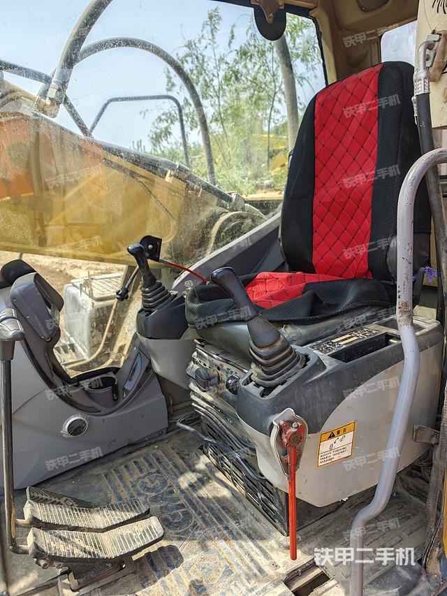 驾驶室整体（整机外观）