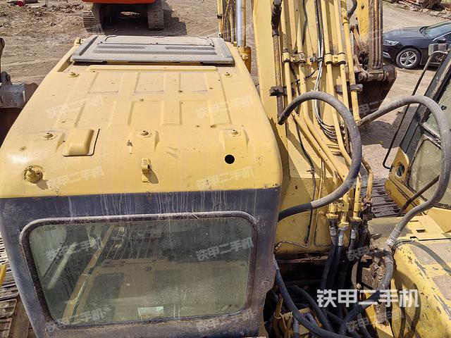 驾驶室顶部（整机外观）