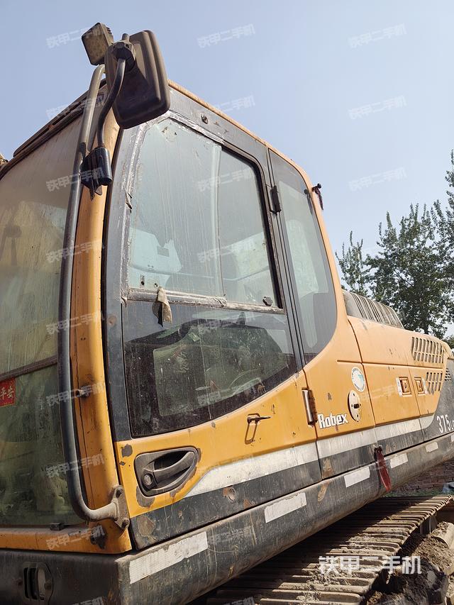 驾驶室整体（整机外观）