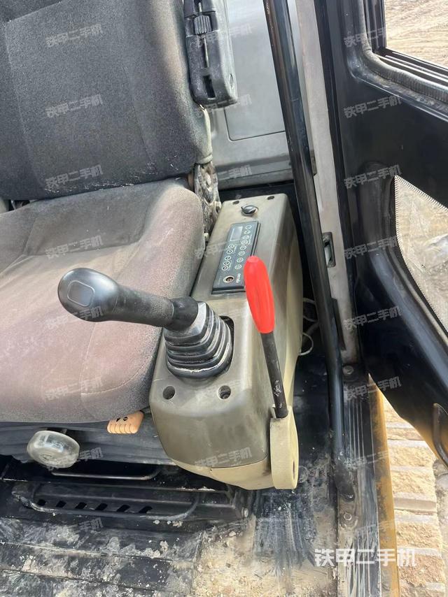 驾驶室整体（整机外观）