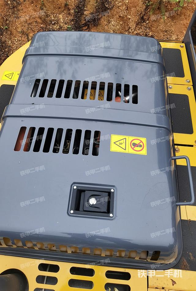 驾驶室顶部（整机外观）