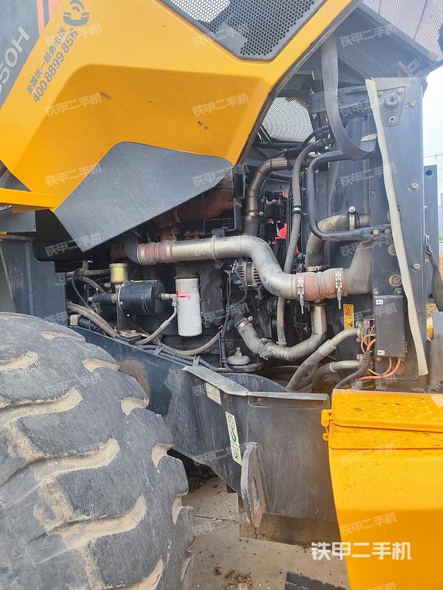 发动机左侧（整机外观及大件）