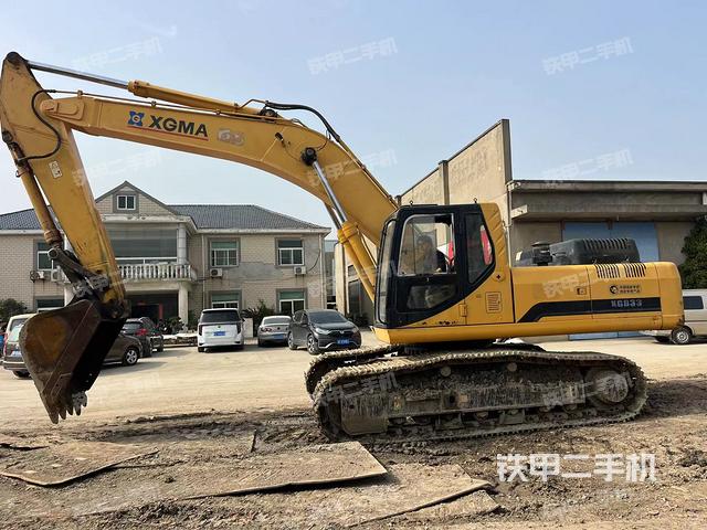 厦工XG833挖掘机