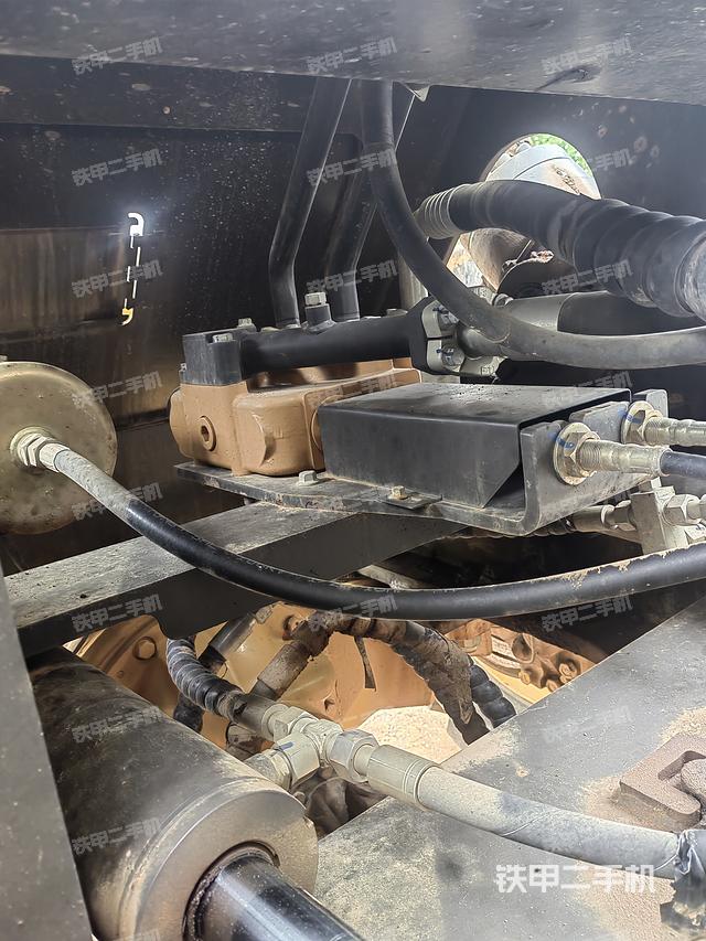 发动机右侧（整机外观及大件）