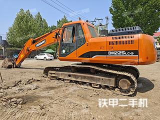 斗山DH225-9挖掘机实拍图片