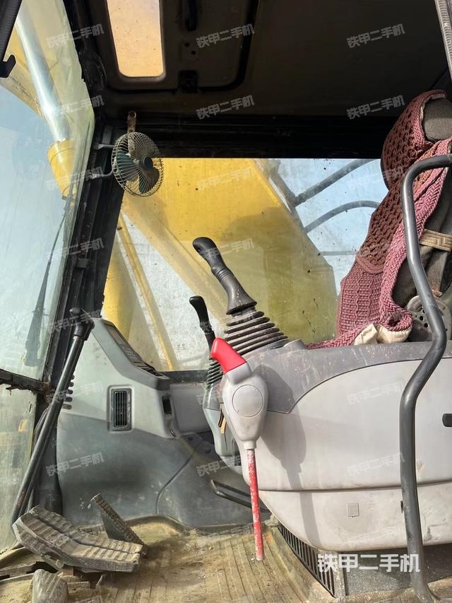 驾驶室整体（整机外观）