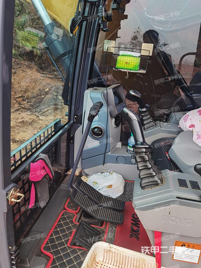 驾驶室整体（整机外观）