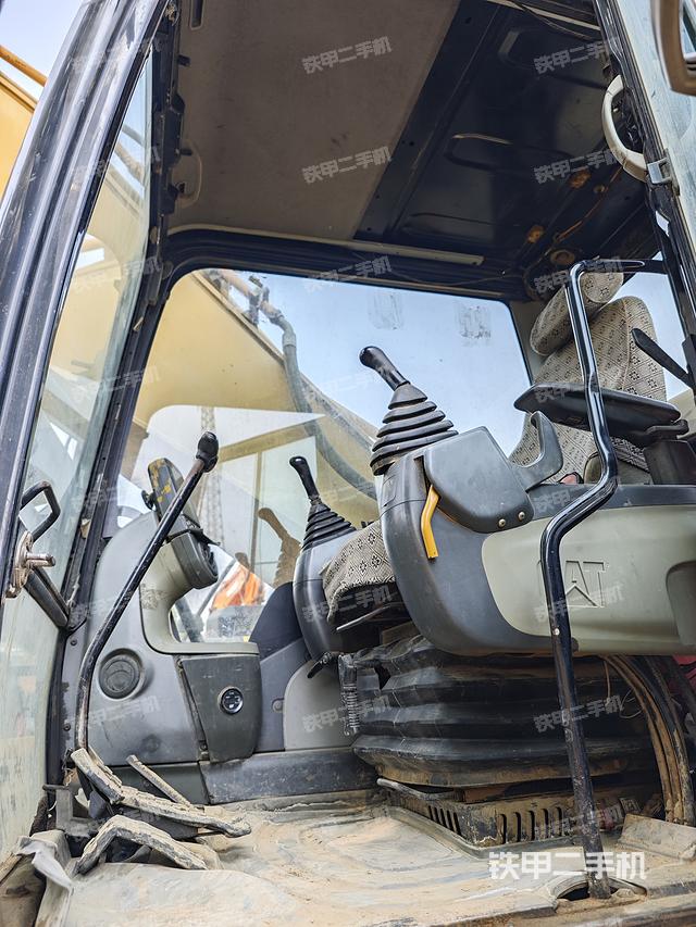 驾驶室整体（整机外观）