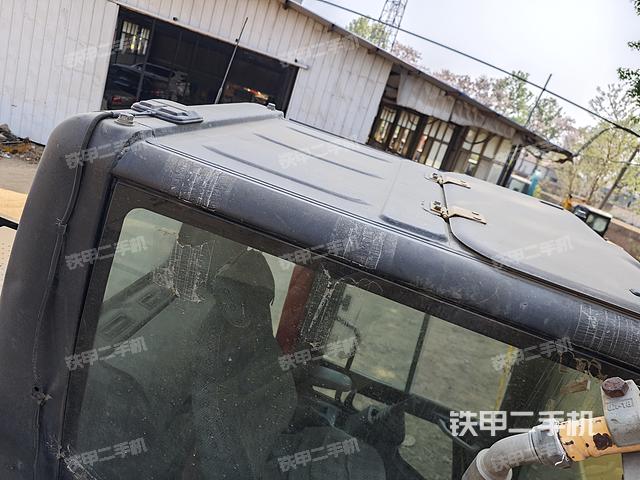 驾驶室顶部（整机外观）