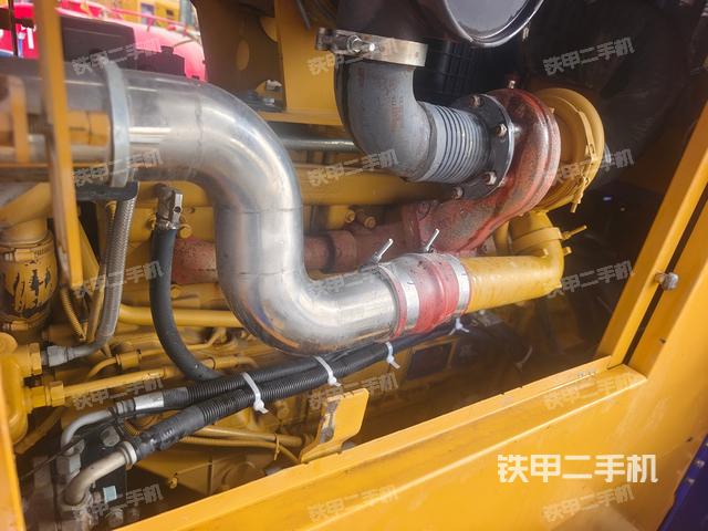 发动机右侧（整机外观及大件）