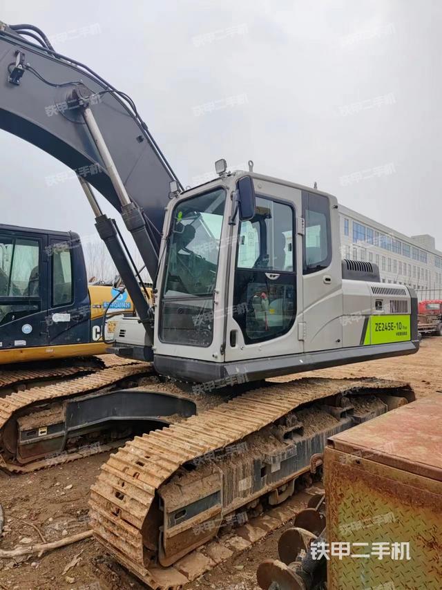 中联重科ZE245E-10挖掘机